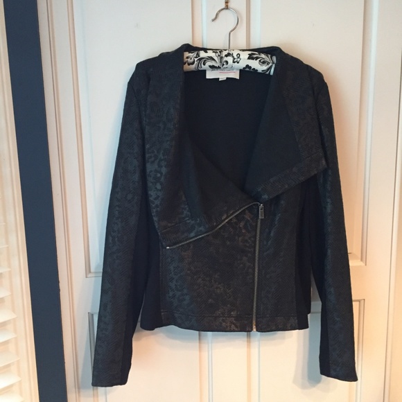 Two by Vince Camuto | Black Moto Jacket | Medium - Picture 6 of 7